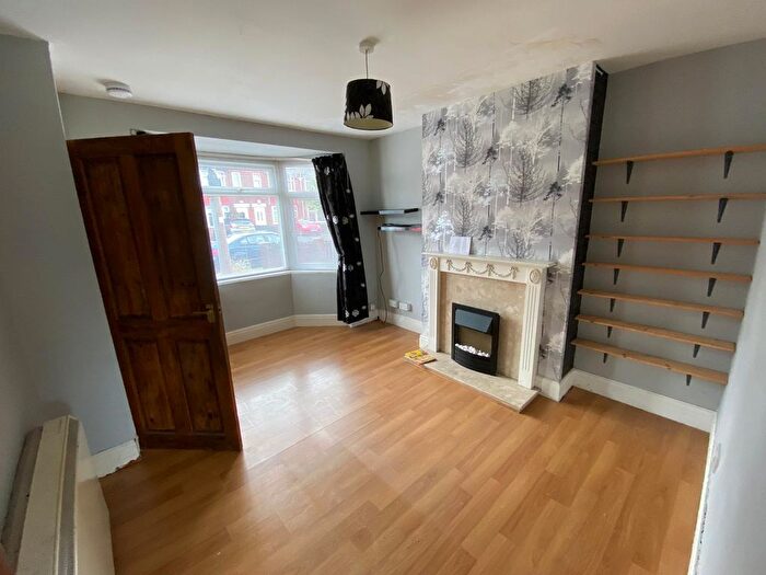 2 Bedroom End Of Terrace House To Rent In Brendon Avenue, Kingston Upon Hull, HU8