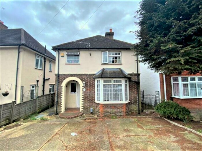 4 Bedroom House To Rent In Weston Road, Guildford, GU2