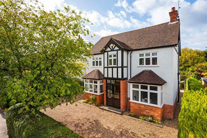 5 Bedroom Detached House For Sale In Kennylands Road, Sonning Common, Reading, RG4