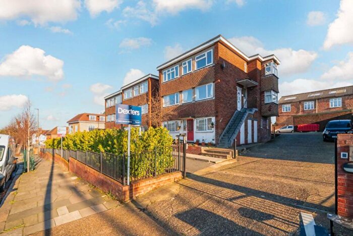 2 Bedroom Flat To Rent In Colney Hatch Lane, London, N10