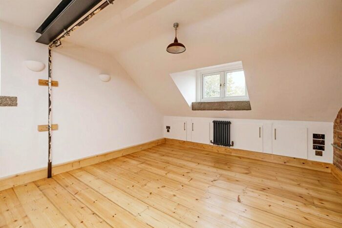 1 Bedroom Apartment For Sale In Bridge Street, Saxilby, Lincoln, LN1