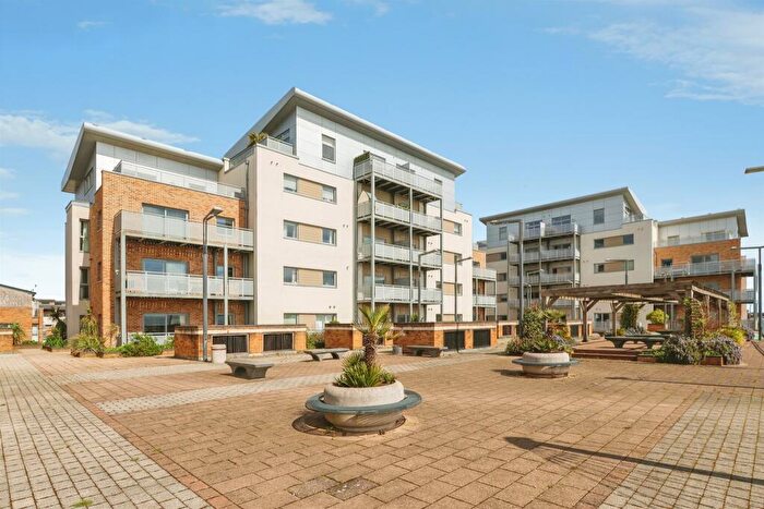 1 Bedroom Apartment For Sale In Stone Close, Poole, BH15