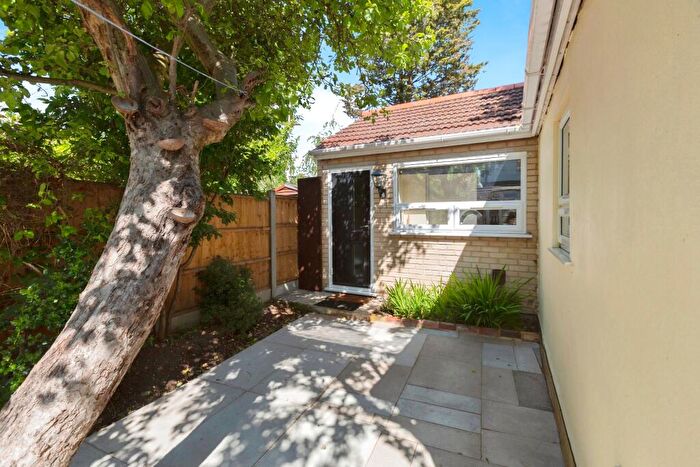 1 Bedroom Apartment To Rent In Vicarage Lane, Ilford, IG1