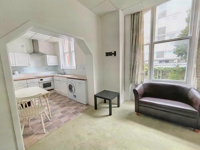 Studio To Rent In Durley Gardens, Bournemouth, BH2