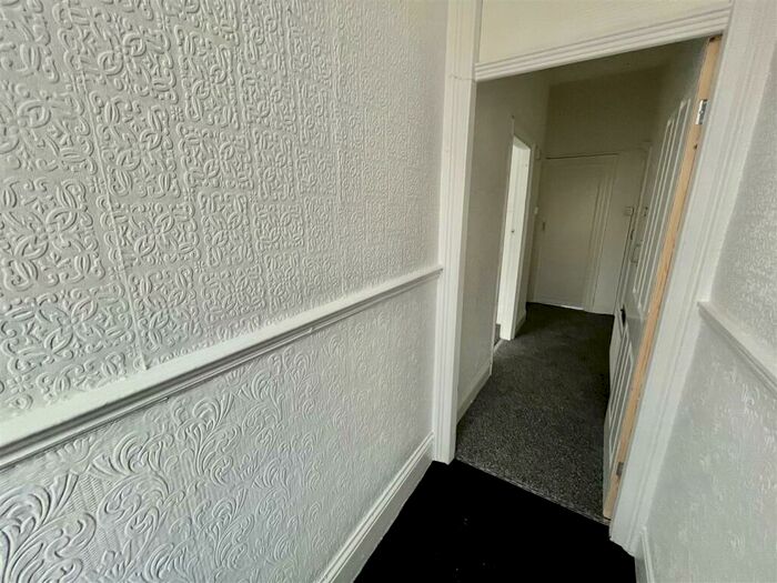 2 Bedroom Flat To Rent In Whitehall Road, Bensham, Gateshead, NE8