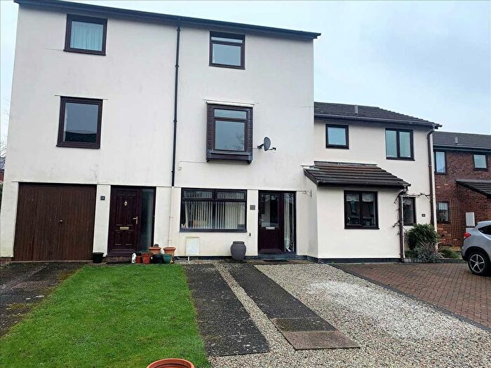3 Bedroom Town House To Rent In Pound Lane, Topsham, EX3
