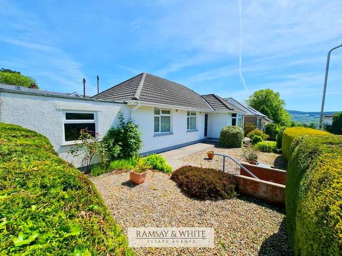 Houses for sale & to rent in CF47 8DN, High Street, Town Merthyr Tydfil