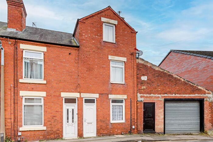 3 Bedroom Terraced House To Rent In Wollaton Street, Hucknall, Nottinghamshire, NG15