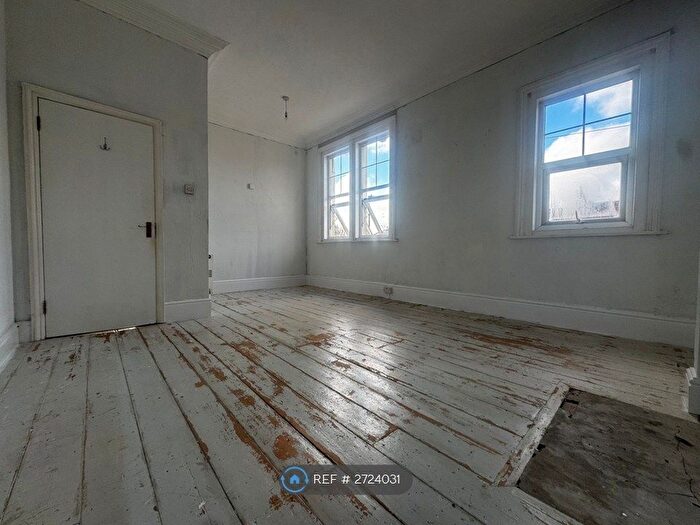 2 Bedroom Flat To Rent In Bridge Road, Southampton, SO19