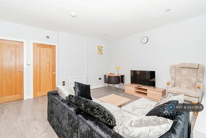 1 Bedroom Flat To Rent In Bolton Road, Bradford, BD1