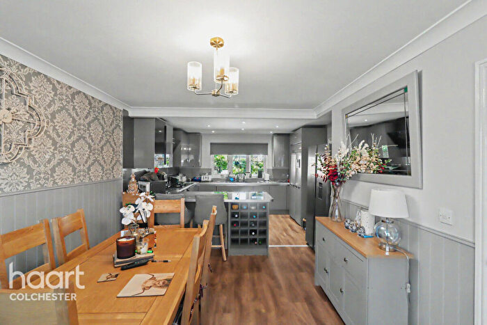 5 Bedroom Town House For Sale In Radvald Chase, Colchester, CO3