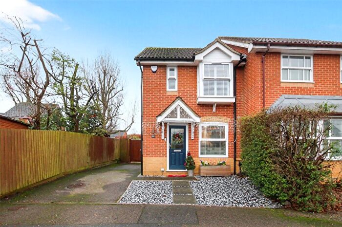 2 Bedroom End Of Terrace House For Sale In Wallcroft Close, Binfield, Bracknell, Berkshire, RG42