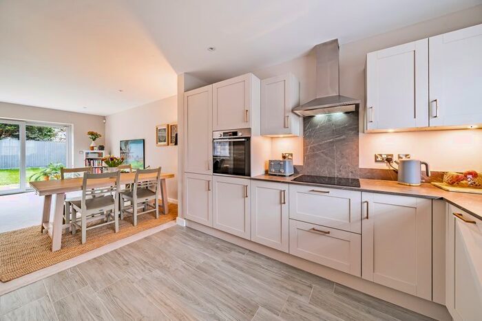 3 Bedroom Detached House For Sale In Woodcutter Close, Three Legged Cross, Wimborne, BH21
