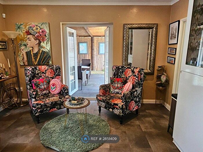 4 Bedroom Bungalow To Rent In Belmont Rise, Sutton, SM2