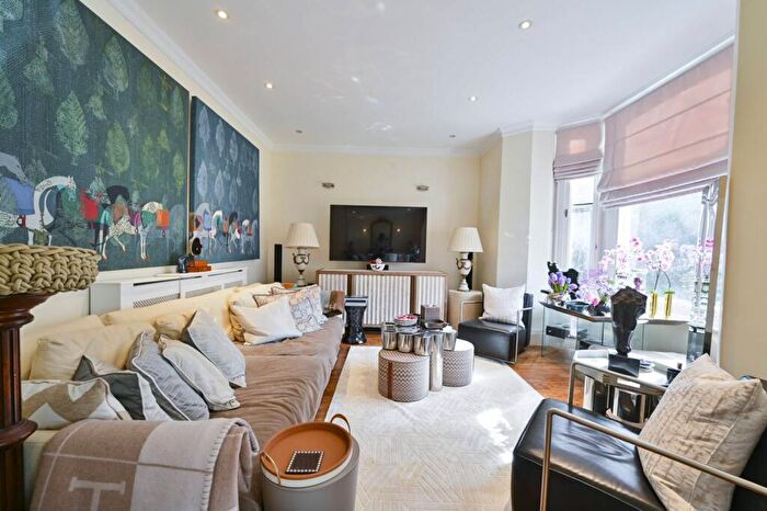3 Bedroom Flat For Sale In Abbey Road, St John's Wood, London, NW8