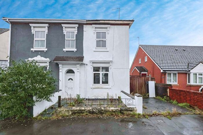 3 Bedroom Semi Detached House For Sale In Highfield Road, Halesowen, B63