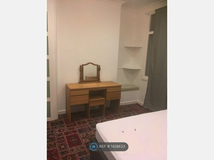 6 Bedroom End Of Terrace House To Rent In Porttennant Rd, Swansea, SA1