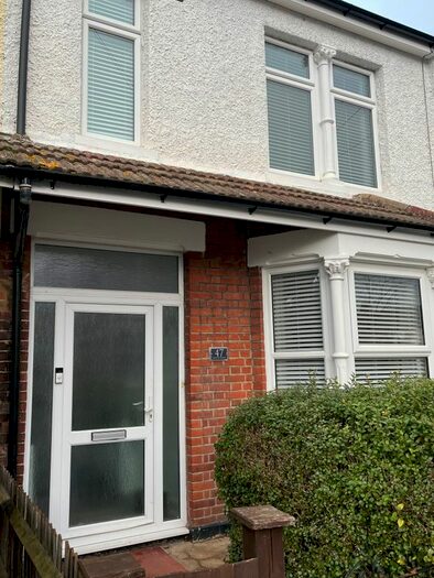 3 Bedroom Terraced House To Rent In Seaton Road, Gillingham, ME7