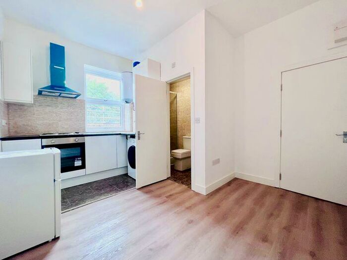 Studio To Rent In Morning Lane, London, E9
