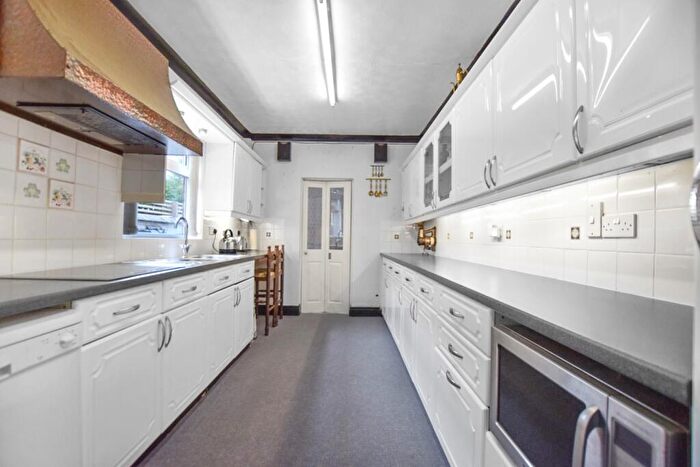 3 Bedroom Terraced House For Sale In Northampton Road, Wellingborough, Northamptonshire, NN8