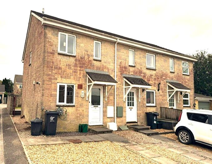 2 Bedroom House To Rent In Hazelwood Road, Callington, Cornwall, PL17