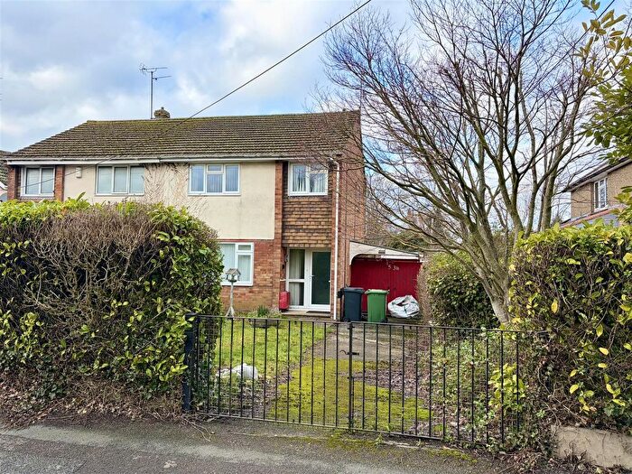 3 Bedroom Semi Detached House For Sale In Perry's Lane, Wroughton, Swindon, SN4