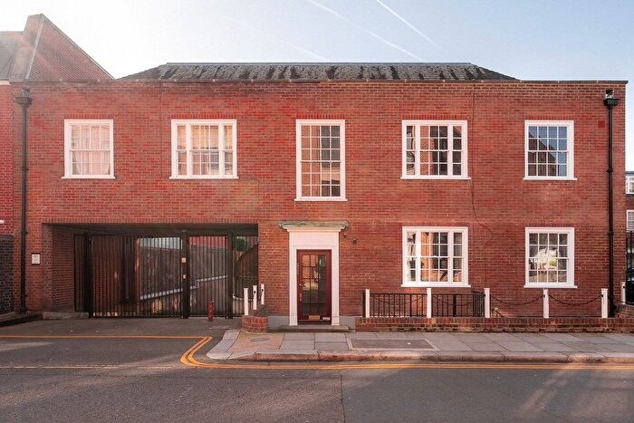 1 Bedroom Flat For Sale In Dovehouse Street, Chelsea, SW3