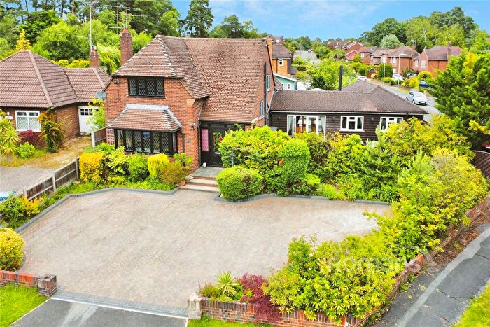 4 Bedroom Detached House For Sale In Orchard Gate, Sandhurst, Berkshire, GU47