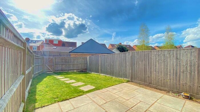 4 Bedroom House To Rent In Moorland Way, Maidenhead, SL6