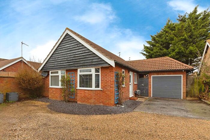 2 Bedroom Bungalow For Sale In Camellia Avenue, Clacton-On-Sea, Essex, CO16
