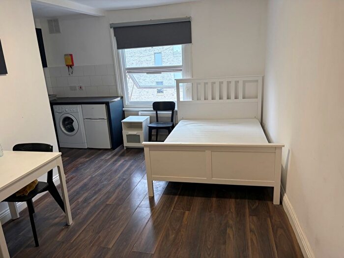 Studio To Rent In Emanuel Avenue, Acton, W3