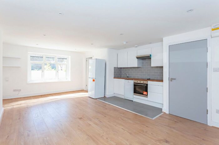 Studio To Rent In Woodberry Grove, Finsbury Park, N4