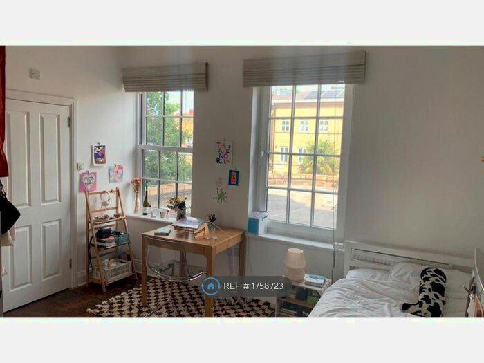 Studio To Rent In Teesdale Close, London, E2