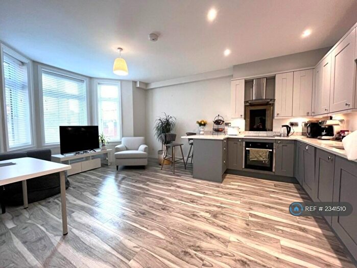 2 Bedroom Flat To Rent In Waverley Road, Kenilworth, CV8