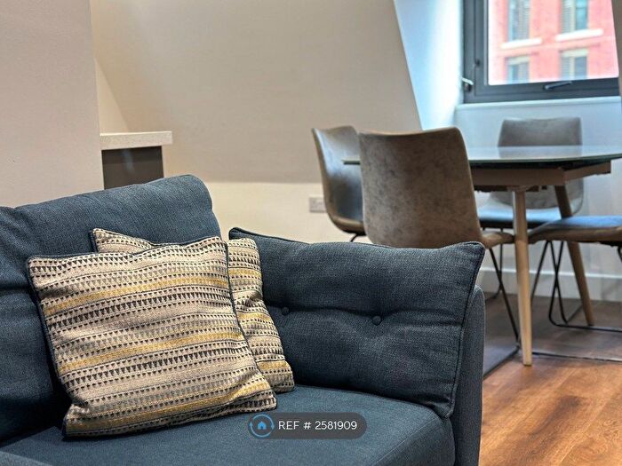 2 Bedroom Flat To Rent In Hanover Square, Leeds, LS3