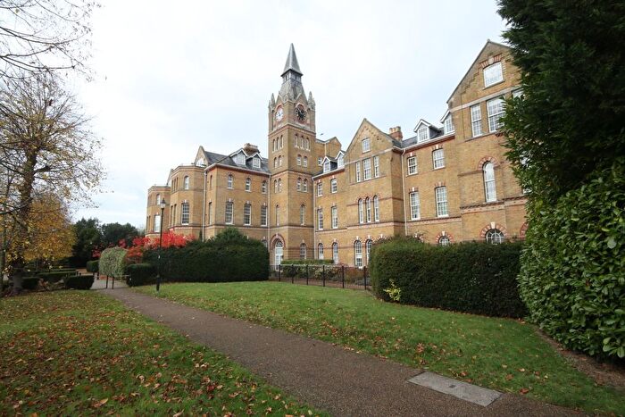 2 Bedroom Flat For Sale In Florence Way, Woking, GU21