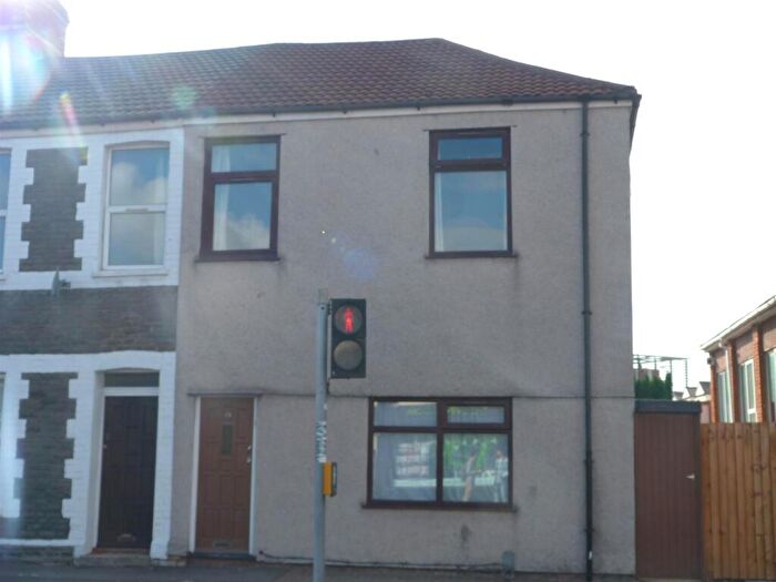 3 Bedroom Flat To Rent In Cathays Terrace, Cathays, CF24