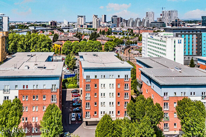 2 Bedroom Apartment For Sale In Elmira Way, Salford, M5