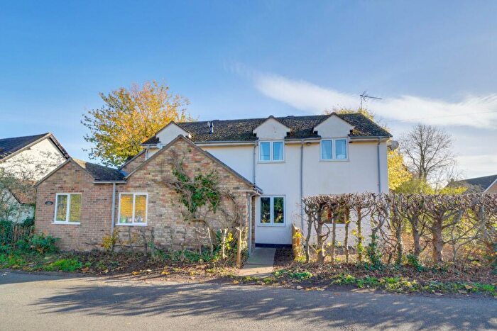 4 Bedroom Detached House For Sale In New Road, Hemingford Abbots, Huntingdon, Cambridgeshire, PE28