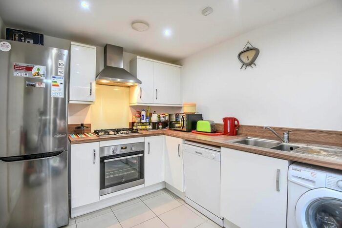 3 Bedroom Semi-Detached House To Rent In Didcot, Oxfordshire, Harwell, OX11