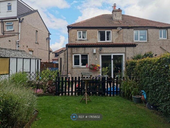 3 Bedroom Semi-Detached House To Rent In Briardale Road, Bradford, BD9