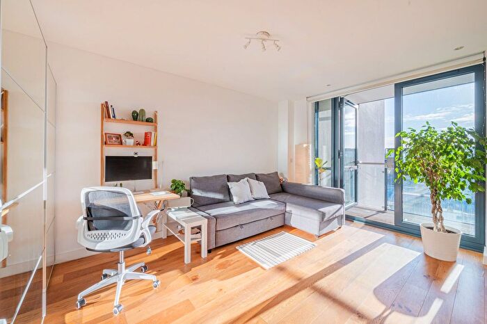 Studio To Rent In Forge Square, Canary Wharf, London, E14