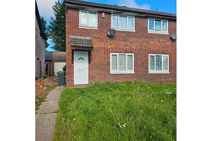 3 Bedroom Semi Detached House To Rent In Princess Road, Birmingham, West Midlands, B5