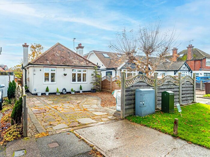 2 Bedroom Bungalow For Sale In Harpenden Lane, Redbourn, St. Albans, Hertfordshire, AL3