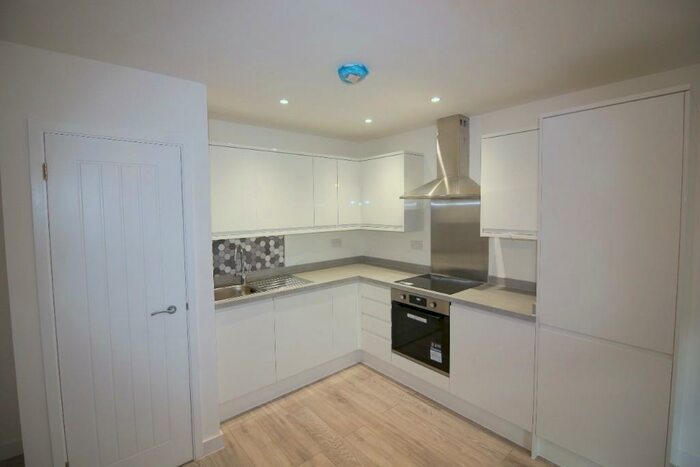 3 Bedroom Flat To Rent In Postway Mews, Ilford, London, IG1