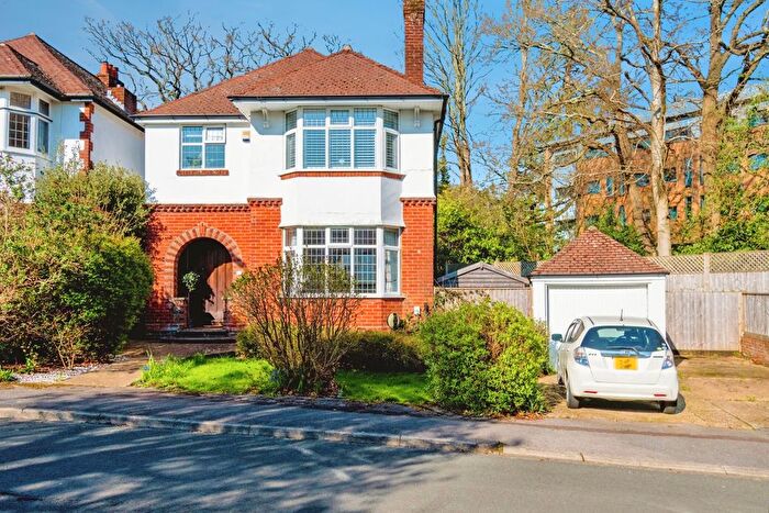 3 Bedroom Detached House For Sale In Chetwynd Drive, Southampton, Hampshire, SO16