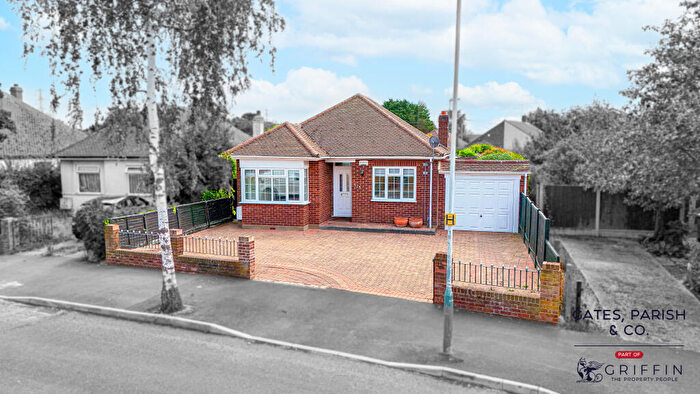 2 Bedroom Detached Bungalow For Sale In Roseberry Gardens, Upminster, RM14