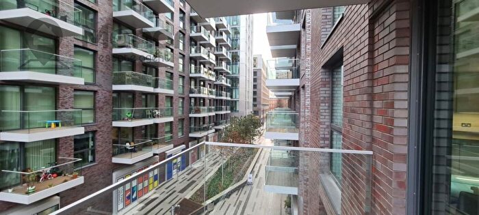 2 Bedroom Flat For Sale In Kingwood House, Chaucer Gardens, Whitechapel, E1