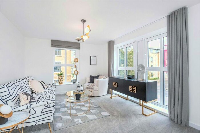 Studio For Sale In Yew Tree House, Godstone Road, Caterham CR3