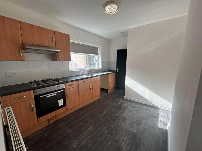 1 Bedroom Flat To Rent In Childers Street, Liverpool - Long Let If Required, L13